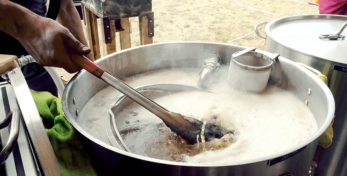 Steinbier : Pierre qui brûle peut faire de la mousse