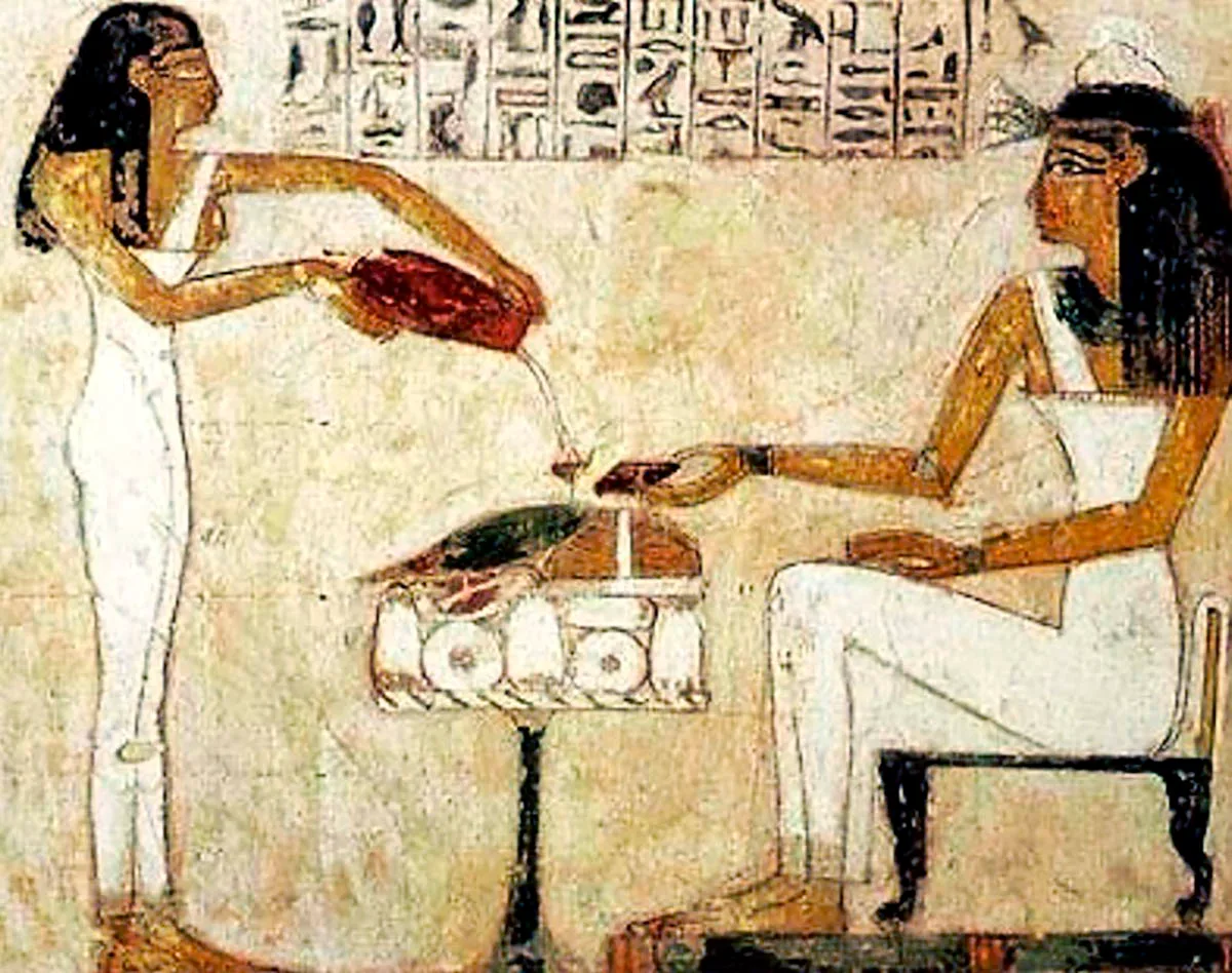 Du haut des pyramides, trois millénaires de bière vous contemplent