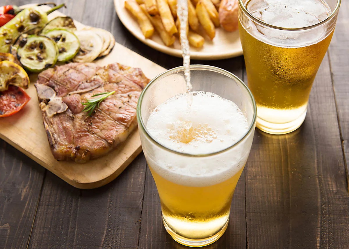Quelle place à table pour les bières d’ici?