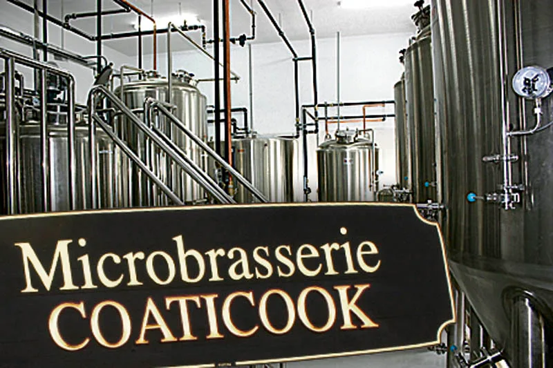 La Microbrasserie Coaticook initie à la bière