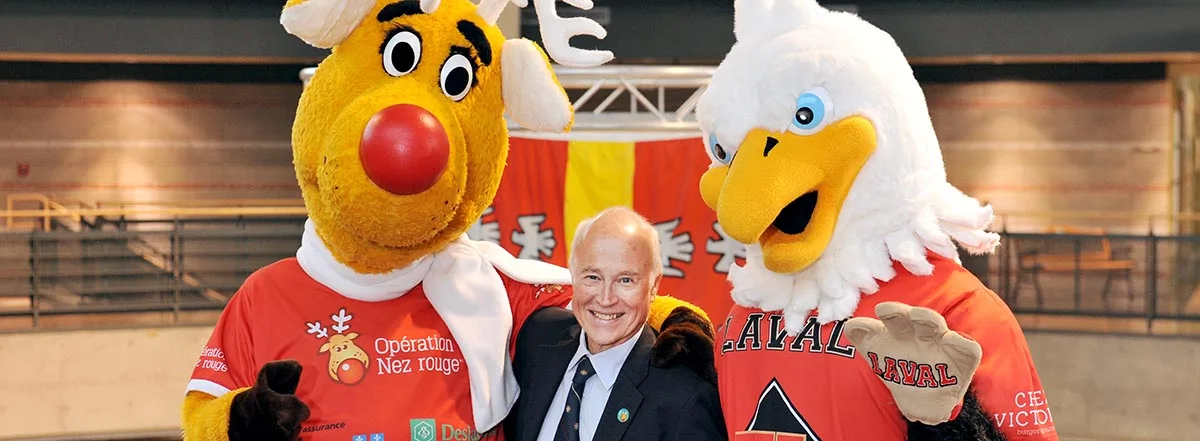 Ambassadeur en rouge et en or