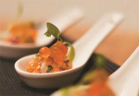Tartare de saumon, grenade et gelée à la bière St-Ambroise à l'abricot