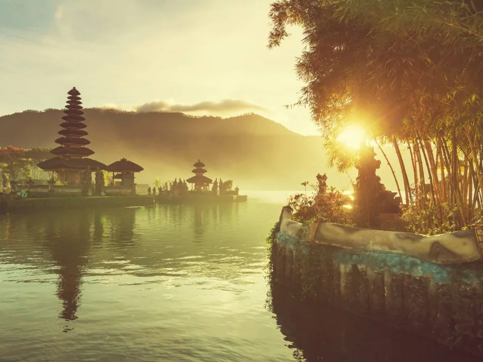 Bali : Un enchantement exotique de rizières étincelantes, plages dorées et mystères culturels
