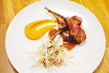 Carré d’Agneau laqué à l’érable et à la bière Leffe brune